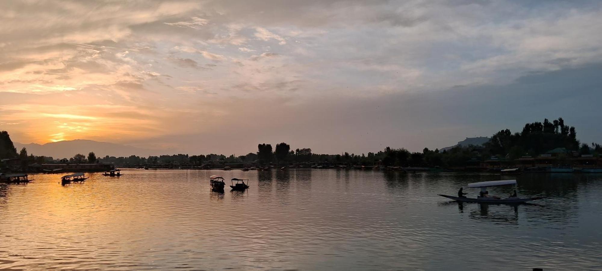 Goona Palace Houseboats Srinagar  Exterior photo